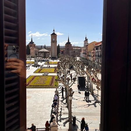 Sonar En La Plaza Cervantes 1 Alcalá de Henares Exterior photo