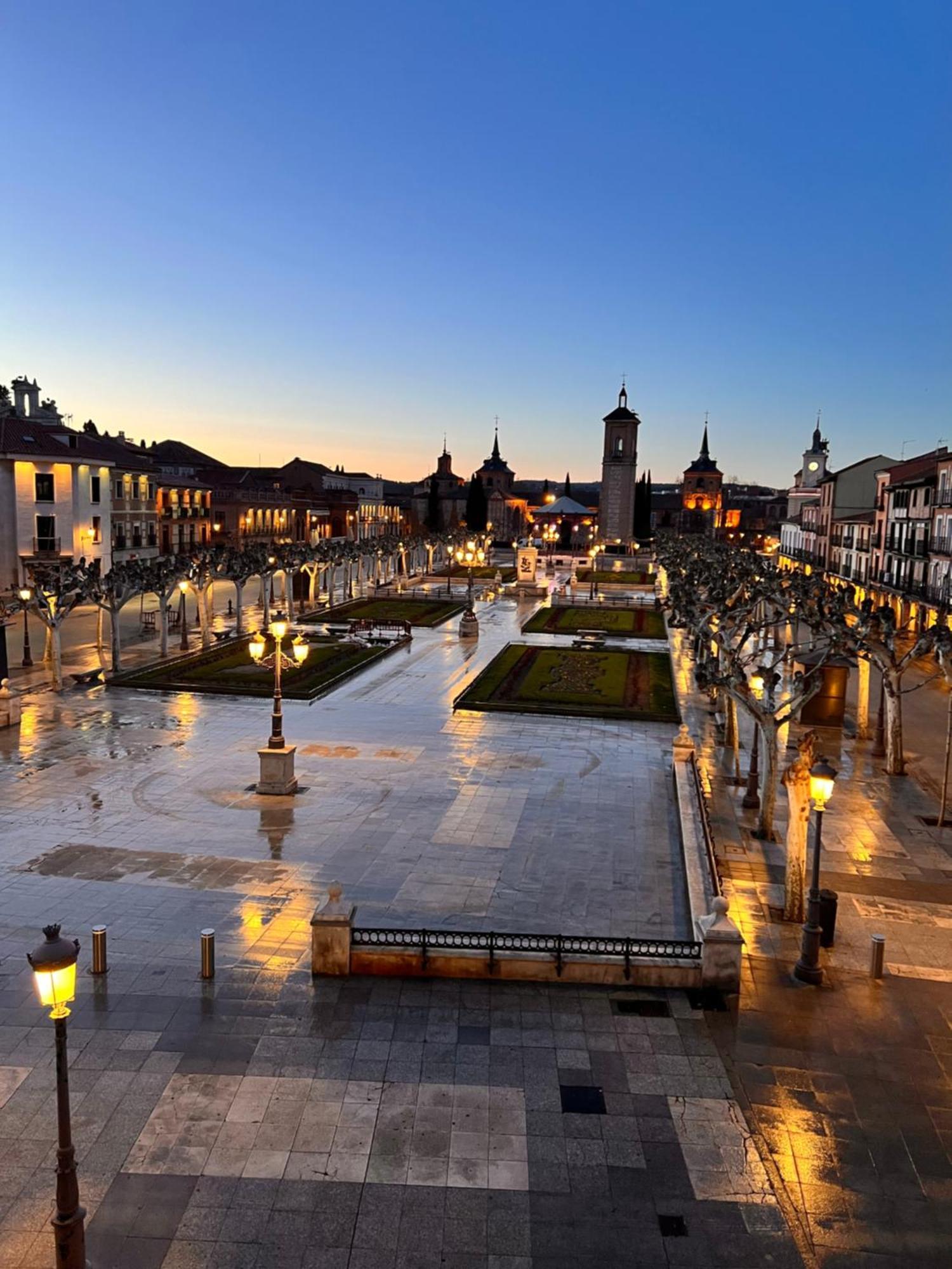 Sonar En La Plaza Cervantes 1 Alcalá de Henares Exterior photo
